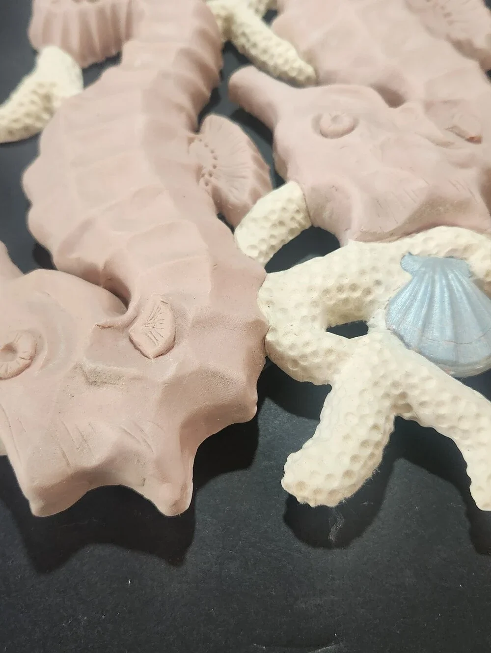 Vintage Coastal Seahorse Wall Plaque – Pink Seahorses Seashell Starfish Decor